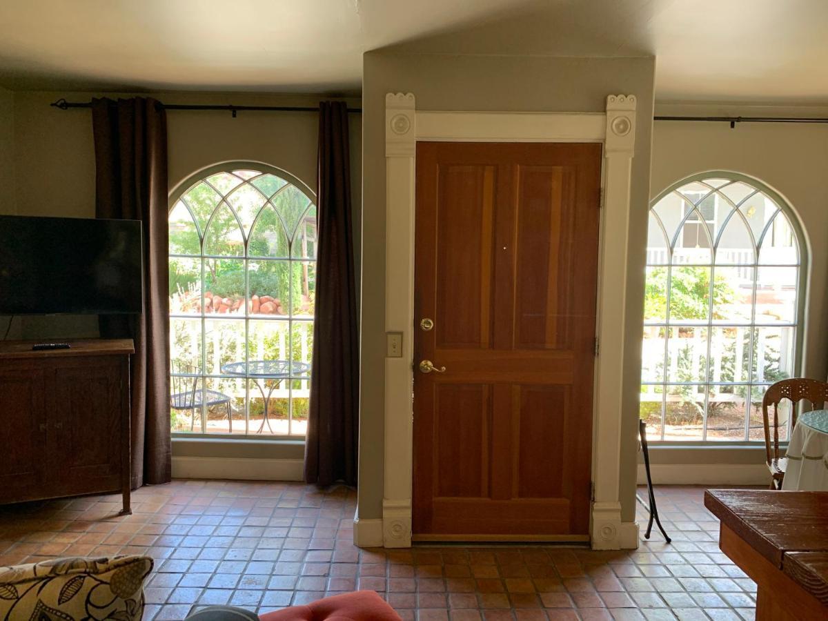 The Cottage At 241 North Saint George Extérieur photo