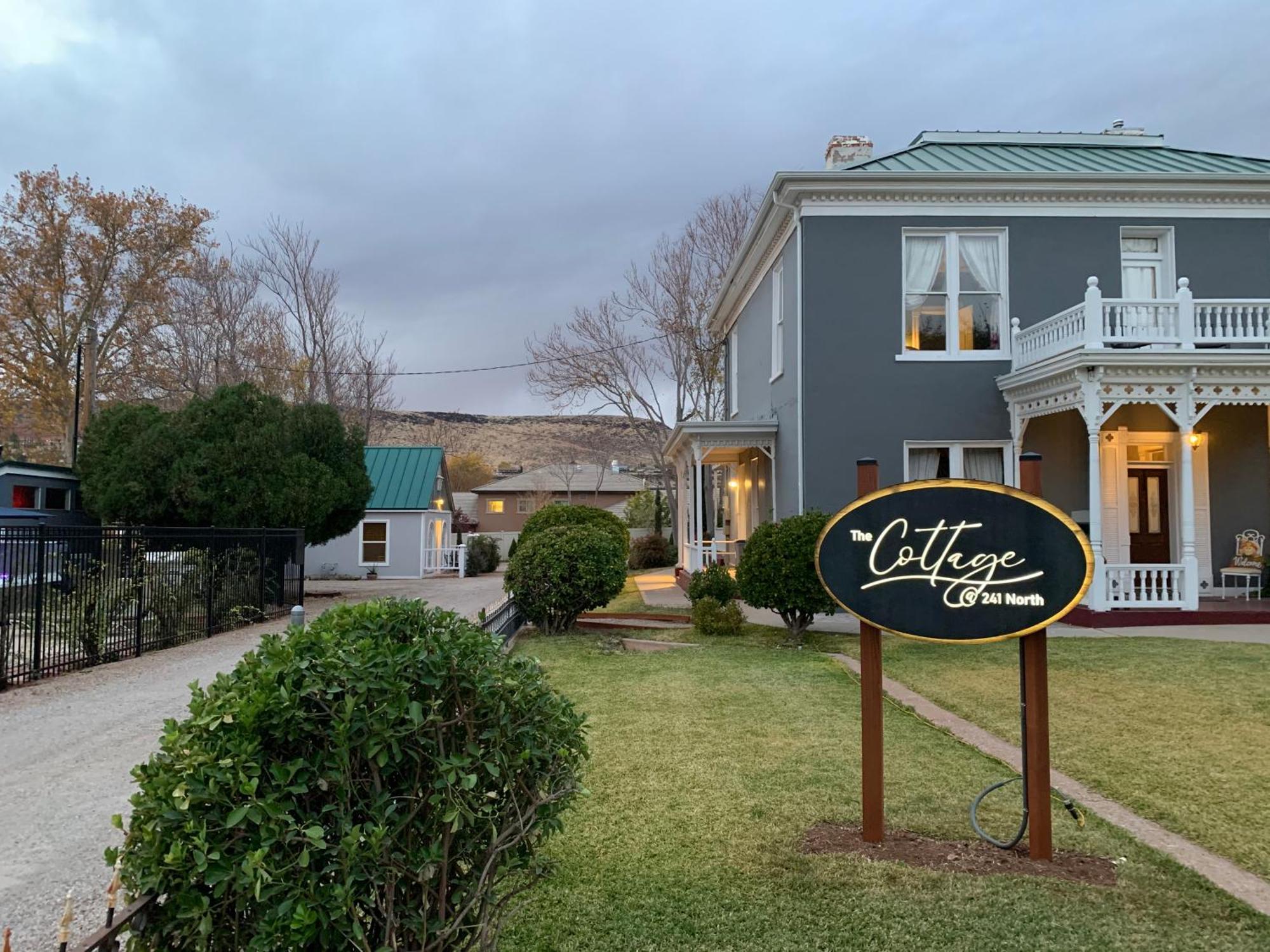 The Cottage At 241 North Saint George Extérieur photo