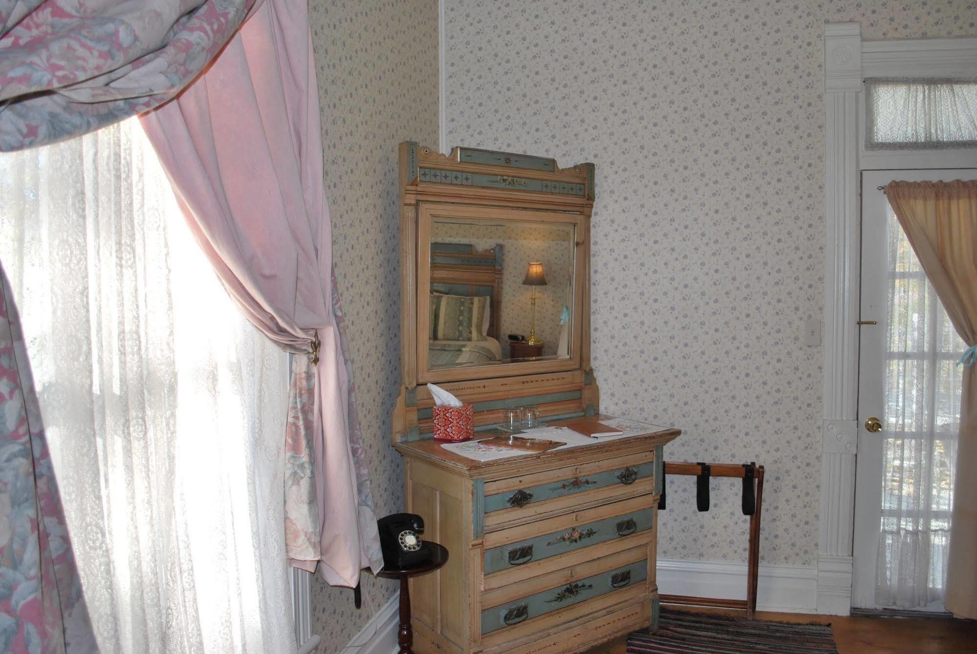 The Cottage At 241 North Saint George Extérieur photo