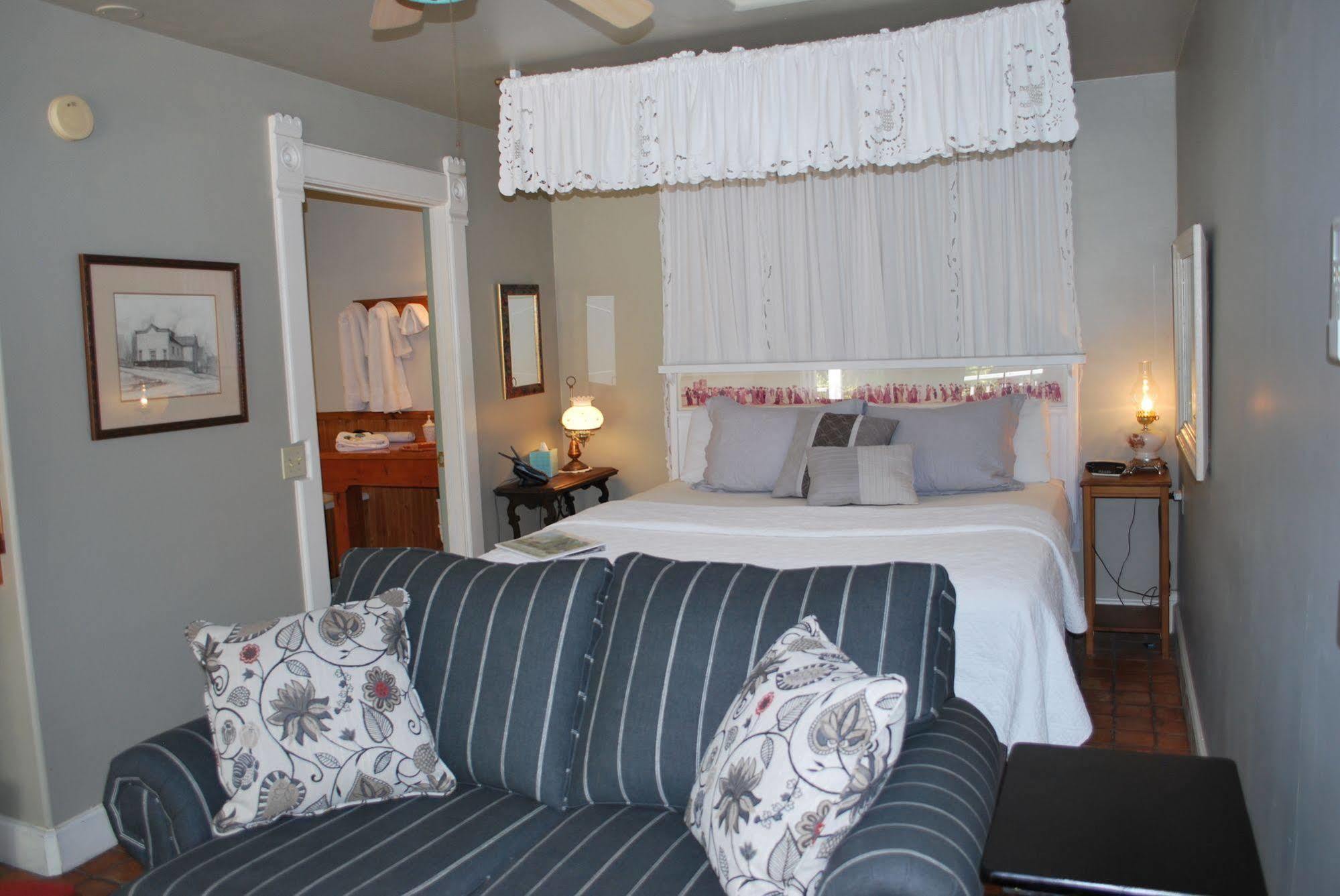 The Cottage At 241 North Saint George Extérieur photo